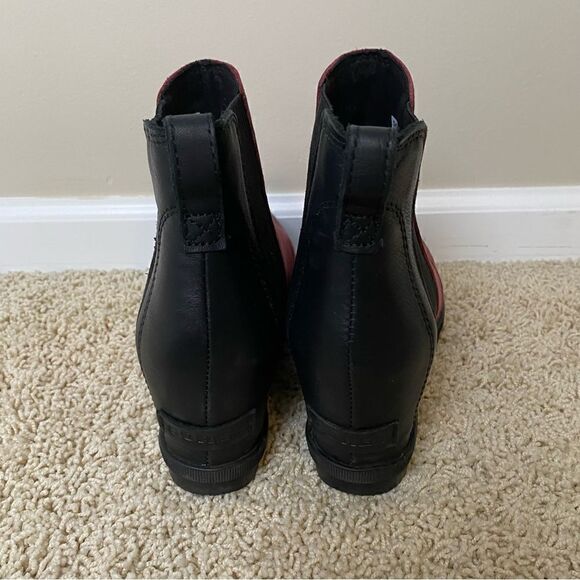 SOREL Joan Of Arctic Wedge Red Wine Black Chelsea Boots Size 8.5 waterproof - Picture 4 of 6